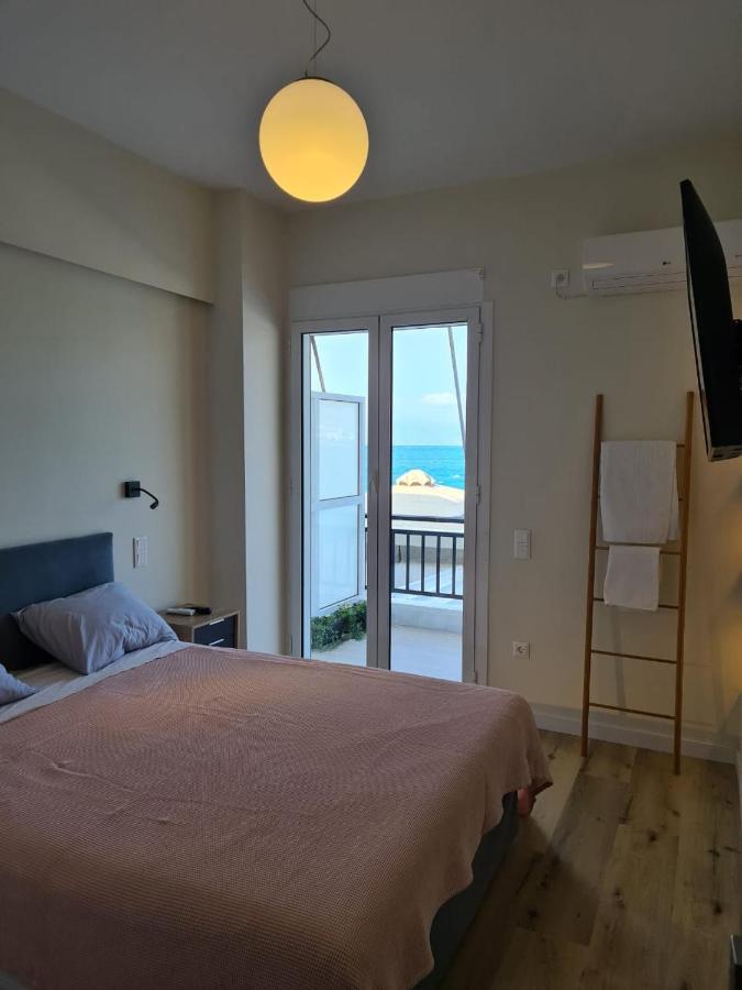 Grace Seaside Apartment Loutráki Exterior photo
