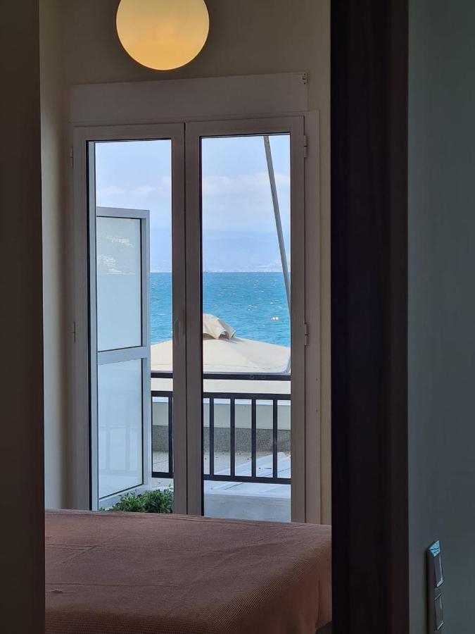 Grace Seaside Apartment Loutráki Exterior photo